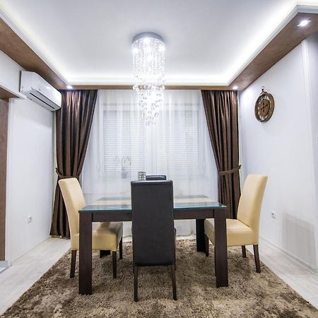 Apartman Nina II Sremska Mitrovica Exteriör bild