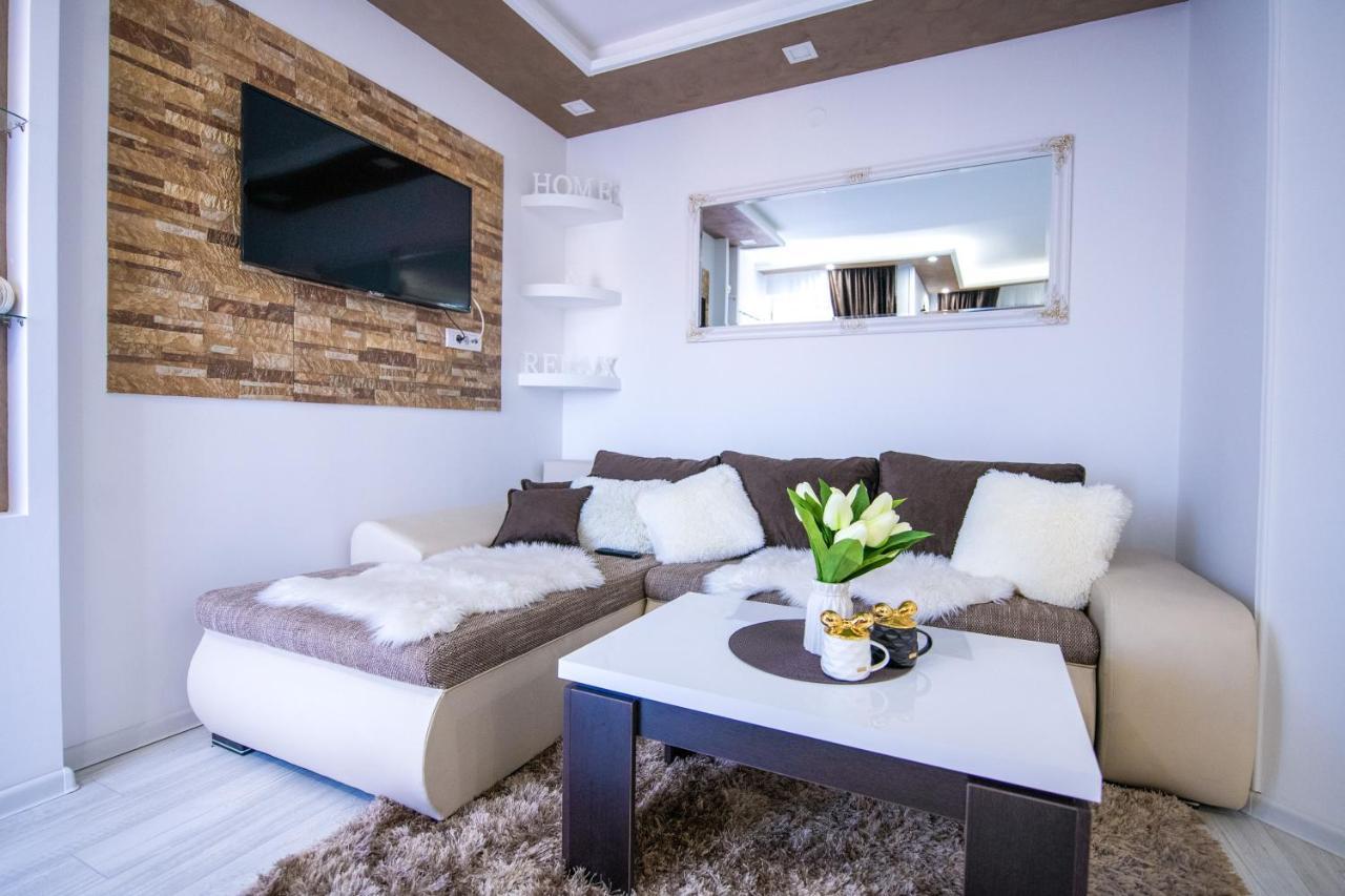 Apartman Nina II Sremska Mitrovica Exteriör bild