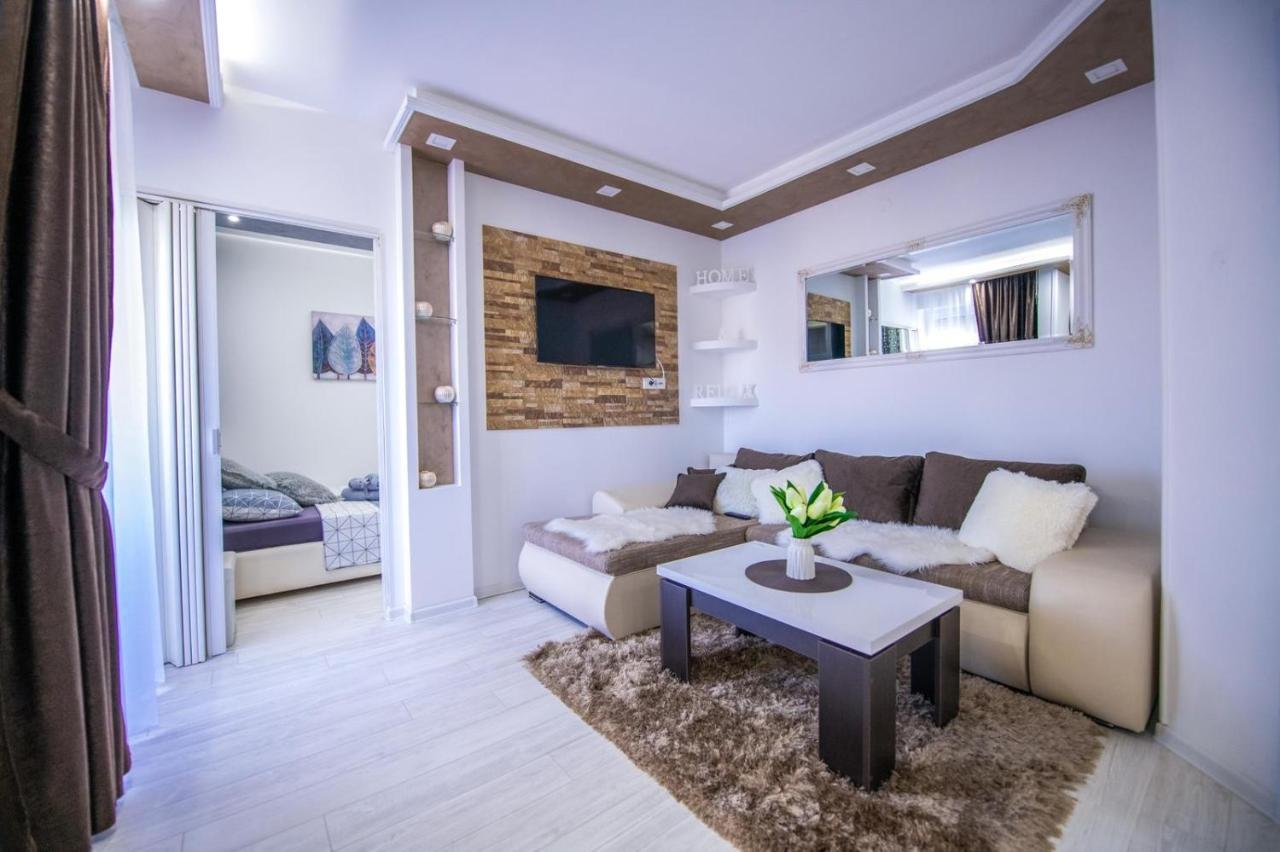 Apartman Nina II Sremska Mitrovica Exteriör bild
